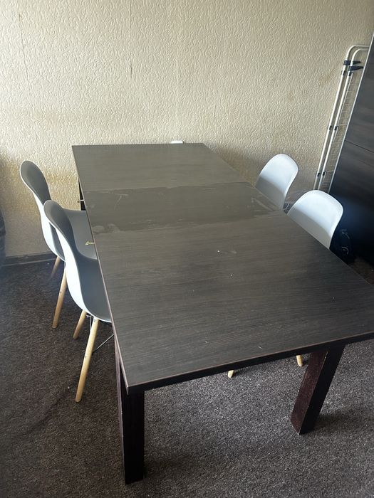 Stół rozkładany z krzeslami, kolor venge