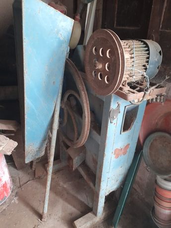 Debulhadora milho equipada com motor eletrico