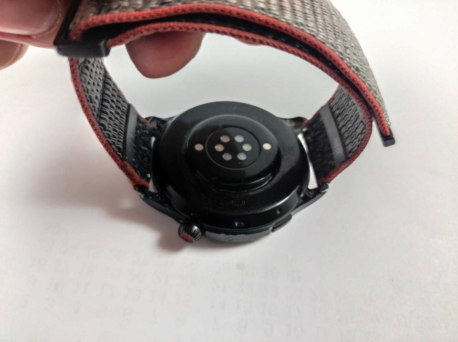 Smartwatch  AMAZFIT GTR4 rysy