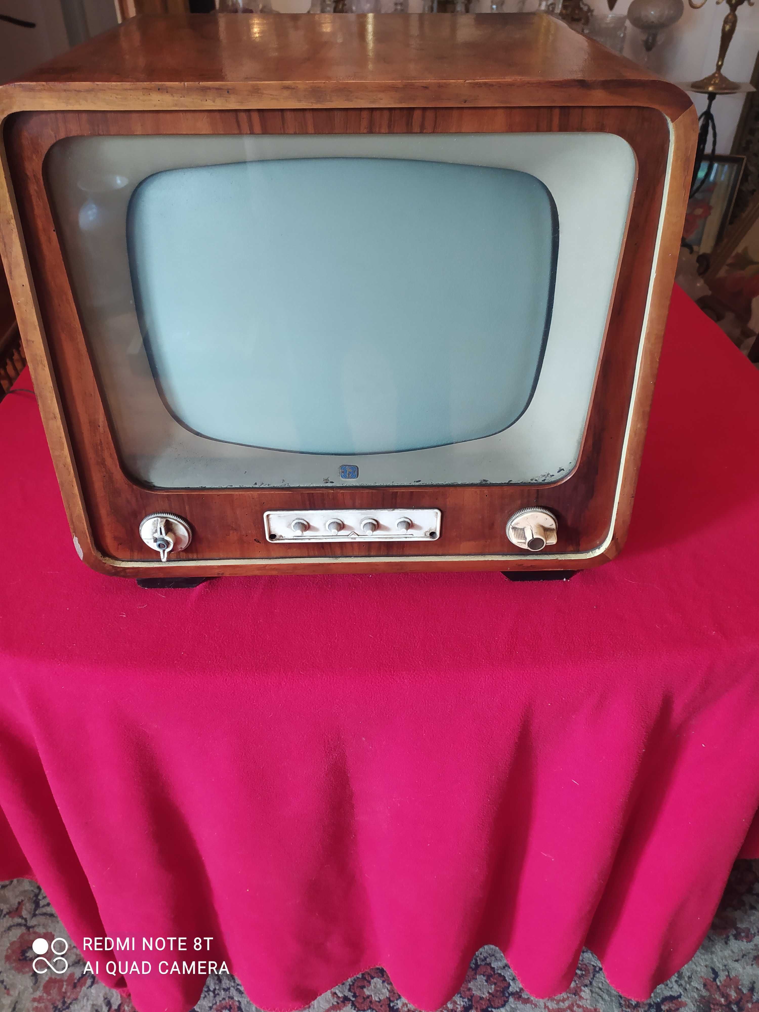 Telewizor Szmaragd 901