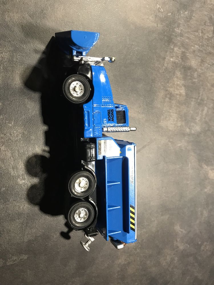 Odśnieżarka Snow Truck traktor pług model