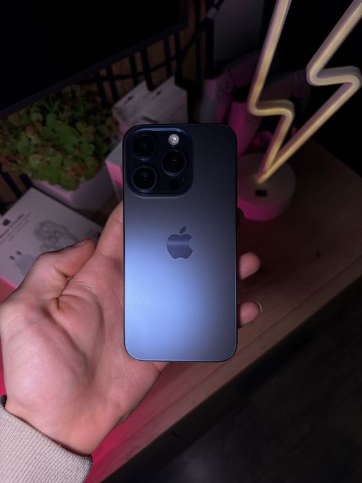 iPhone 15 Pro 256 Gb + Airpods 4 у подарунок + В бронеплівці