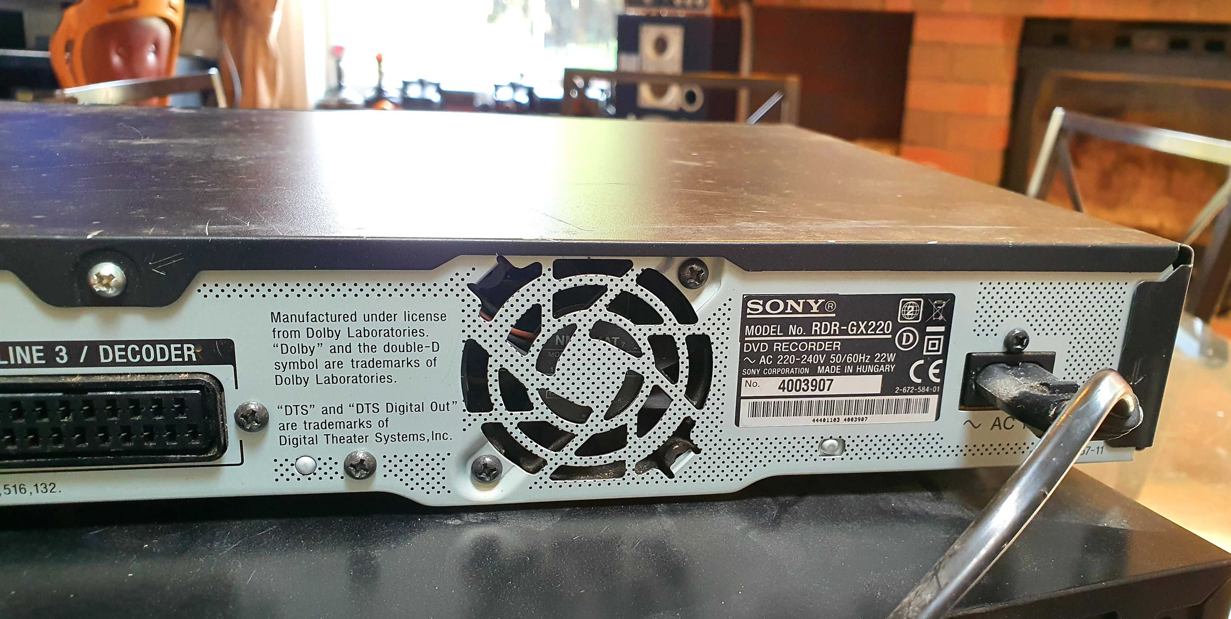 Nagrywarka DVD Sony RDR-GX220 Czarna