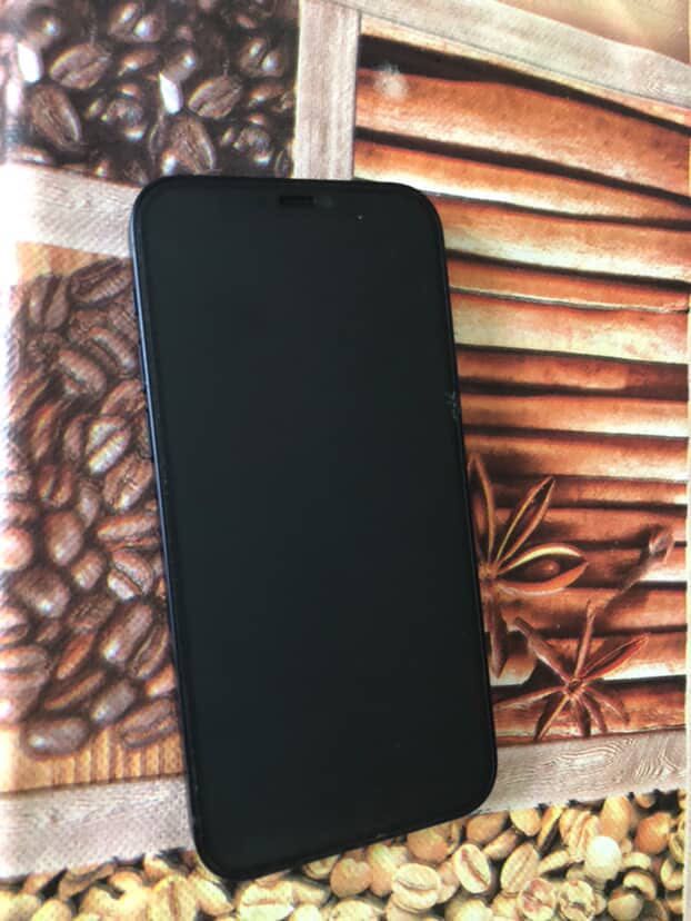 Продам iphone 12