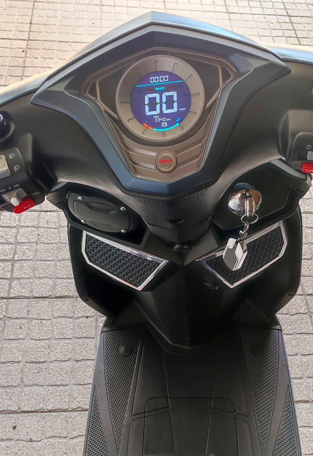Scooter Elétrica HECHT EQUIS