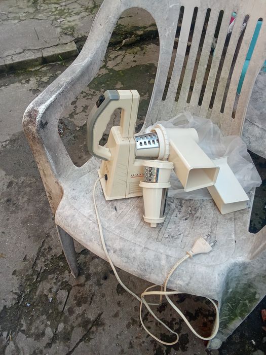 Vendo uma máquina de relare batatas