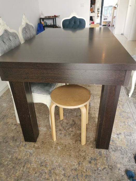Mesa de jantar em wengue