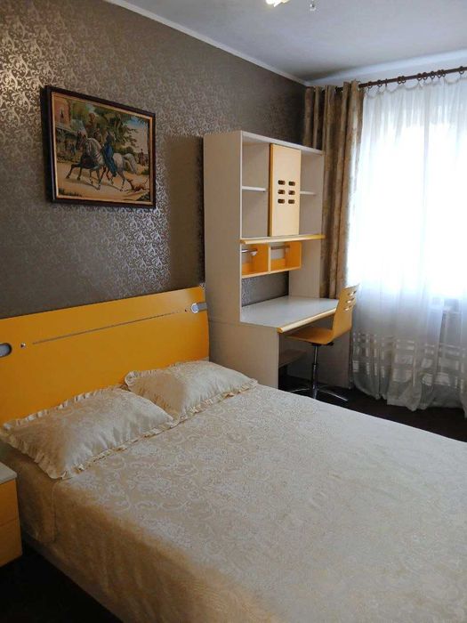 Черемушки/Космонавтов. Сдам свою 3-х комнатную раздельную квартиру.