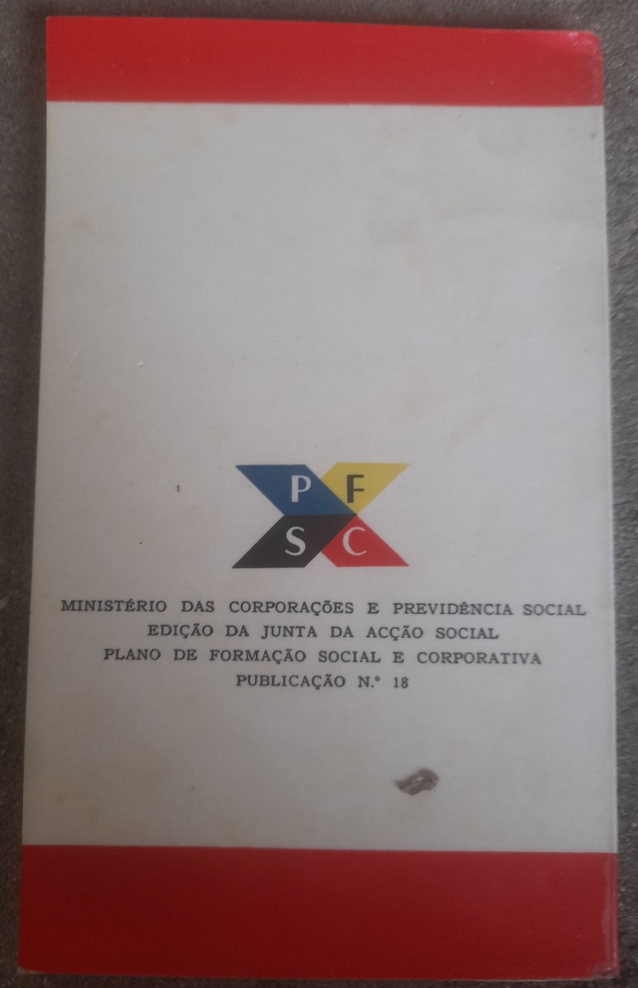 Livro antigo de Primeiros Socorros