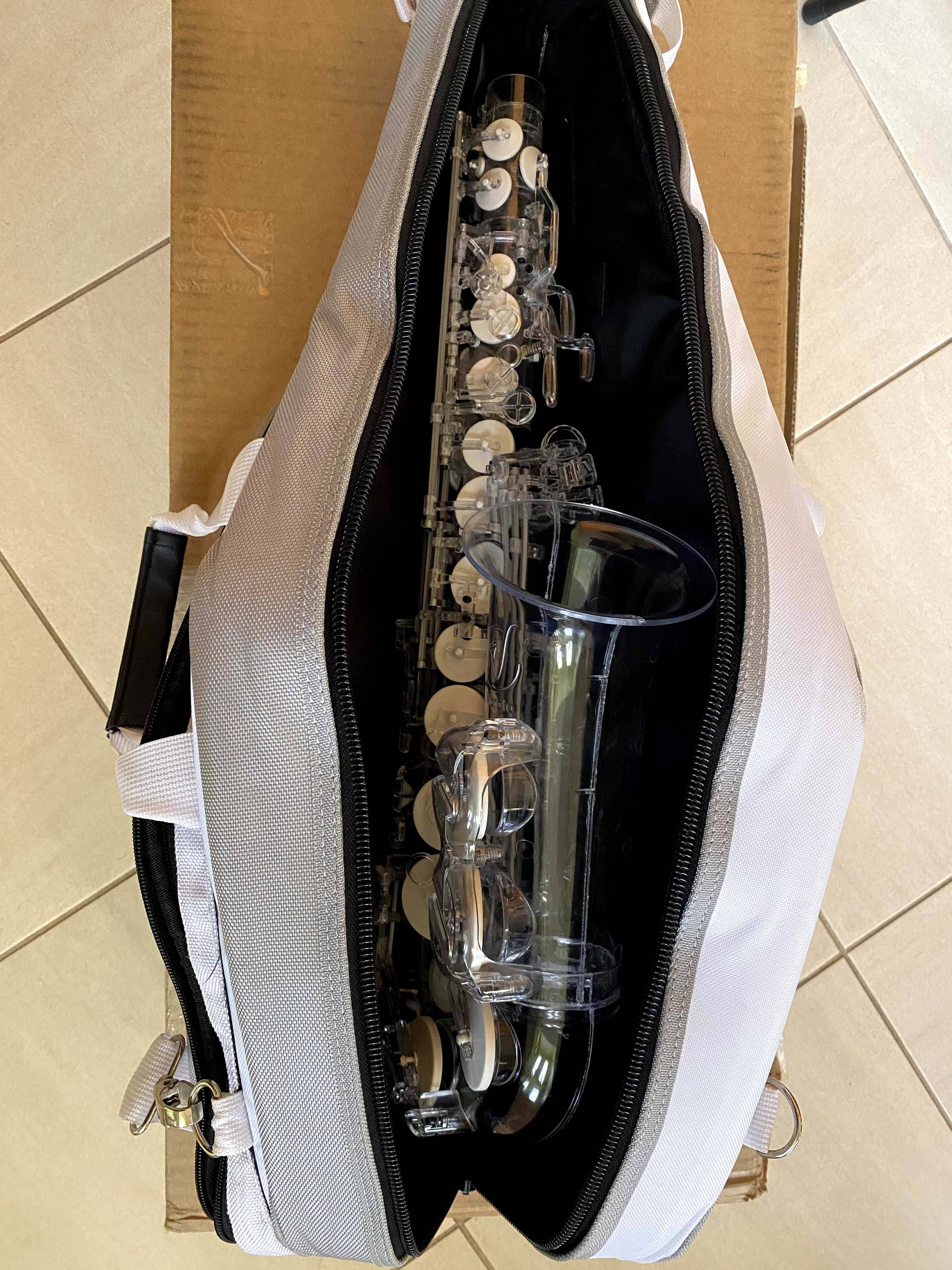 Saxofone Alto Vibrato,  Modelo A1 SIII Clear em Policarbonato