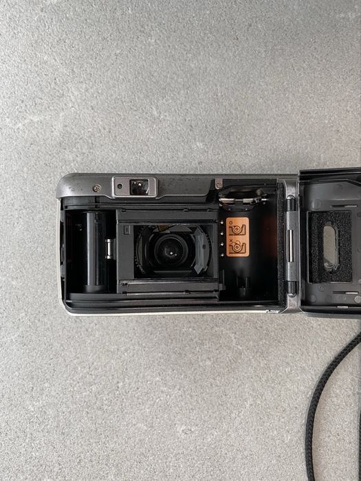 Olympus SuperZoom 76 S | Плівковий Фотоапарат