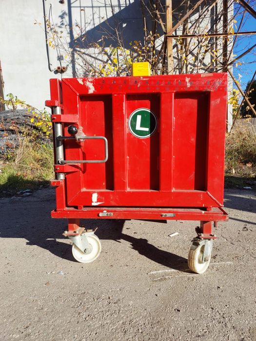 Belownica prasa  zgniatarka do kartonu makulatury odpadów smieci foli