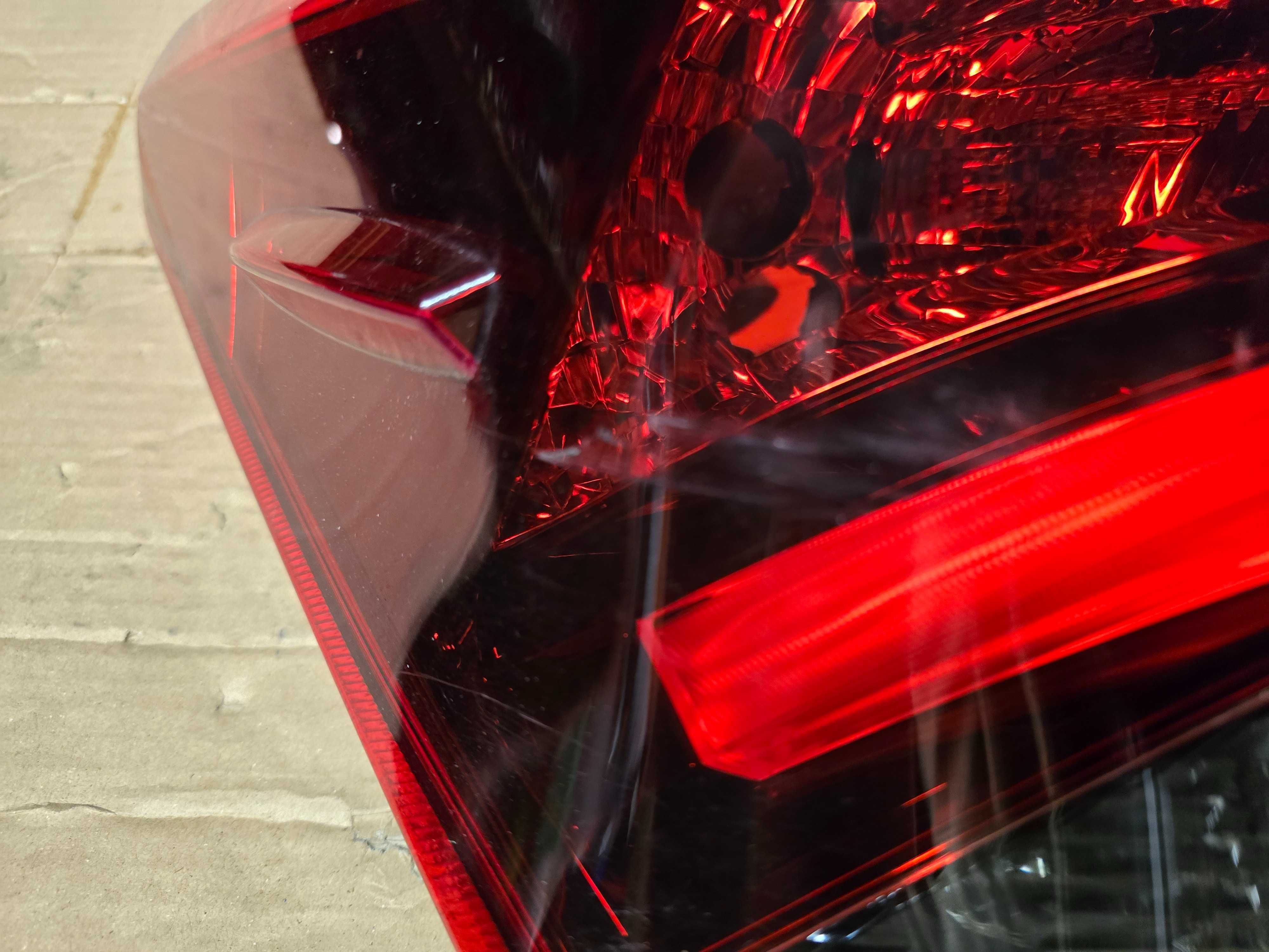 lampa tył Toyota Auris 2 lift led HB