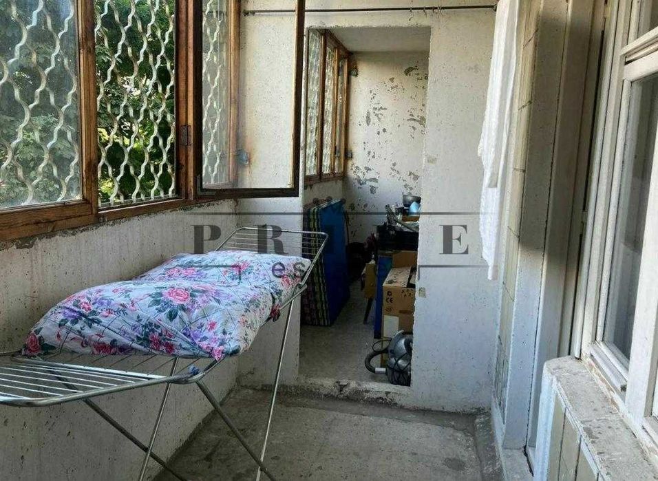 НЕДОРОГО Двокімнатна простора квартира на Троєщині !