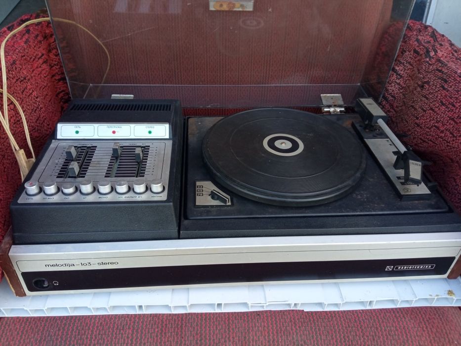 Мелодия-103-стерео проигрыватель виниловых дисков