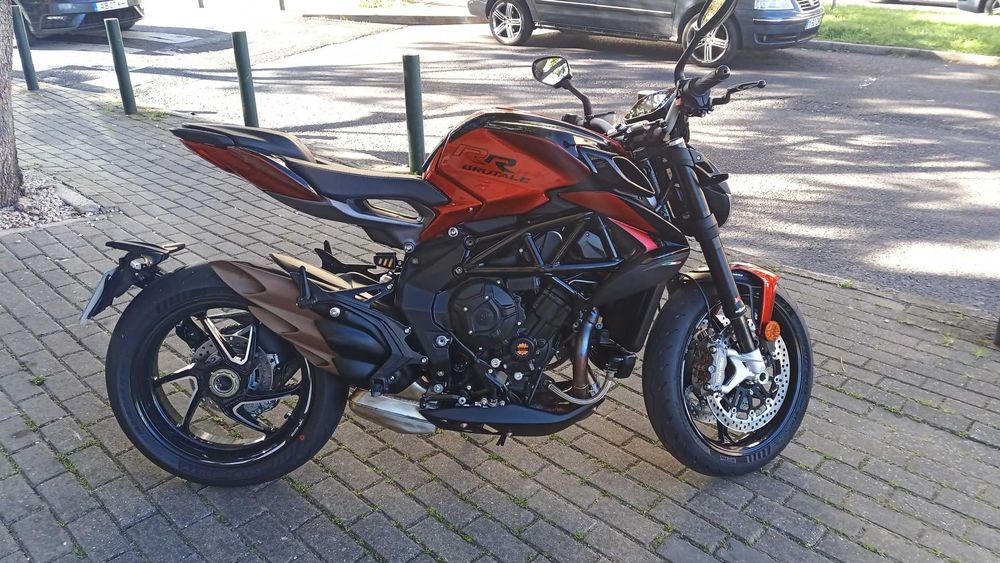 Fantástica Moto MV Agusta Brutale RR (como nova)