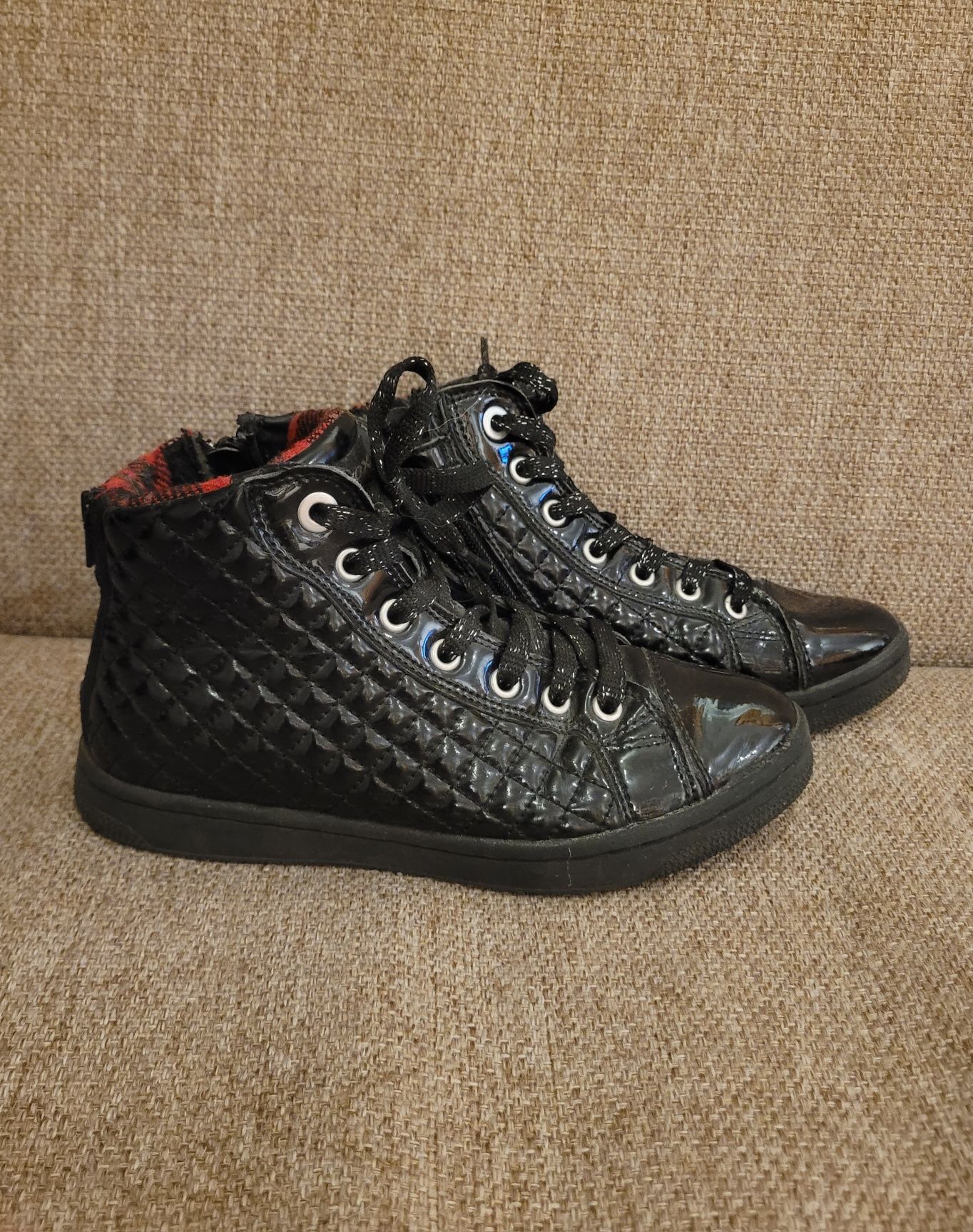 Wysokie, lakierowane trampki / sneakersy (Geox, 36)