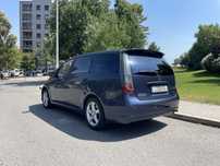 Mitsubishi Grandis 7 lug