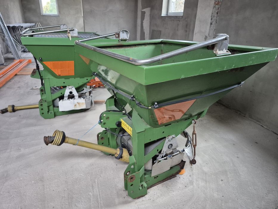 Rozsiewacz zawieszany do Piasku Soli Amazone E+S 750