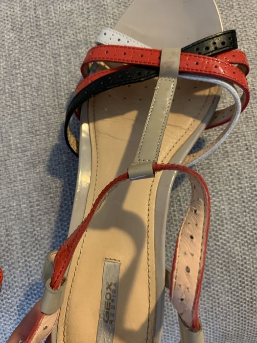 Sandálias . Marca Geox