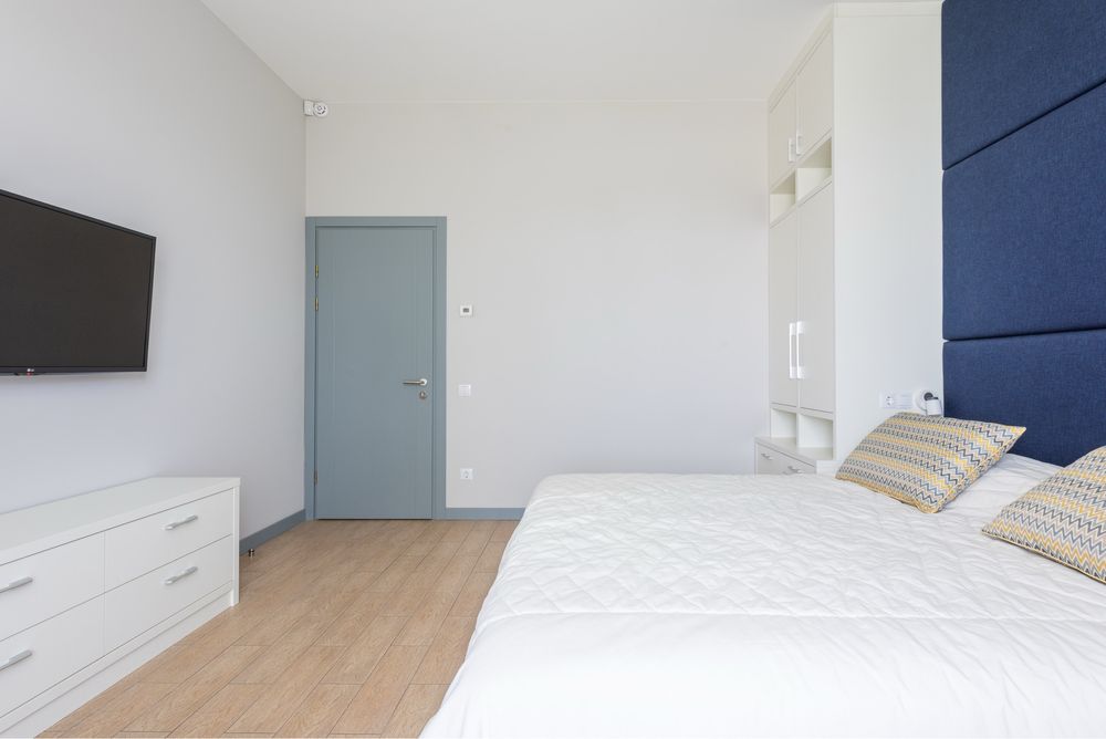 Будинок на Дніпрі, КМ «ЗОЛОЧЕ», охоронювана закрита територія