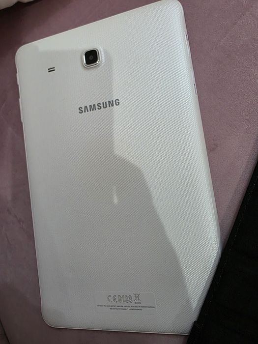 Samsung Tab E , versão wifi e Cartão SIM