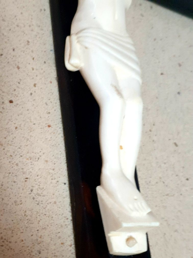 Para restauro: antigo crucifixo com  preciosa escultura de Cristo
