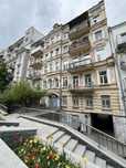 Франка Ярославів Вал Золоті Ворота 2-к квартира в царському будинку