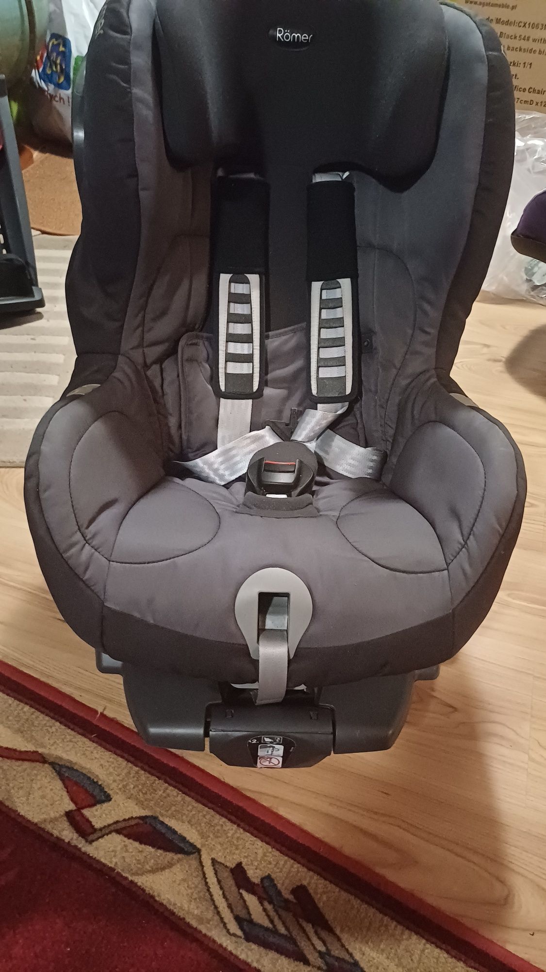 Sprzedam fotelik Britax Romer safefix