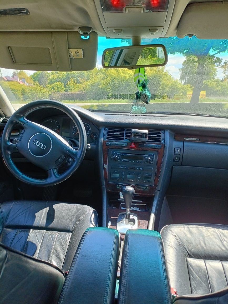AUDI A8 D2 2.8 V6 193 KM 2001 r.