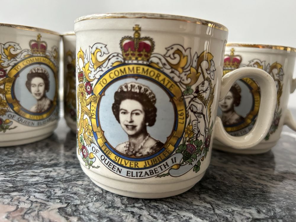 4xKubki -  rok 1977. Queen Elizabeth Silver Jubilee  Churchill China
