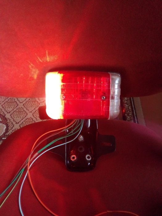 Задній стоп з поворотами 12v і з кріпленням номера