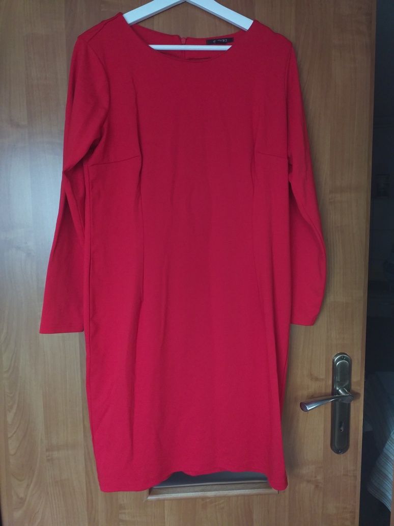 Sukienka czerwona Esmara rozmiar L