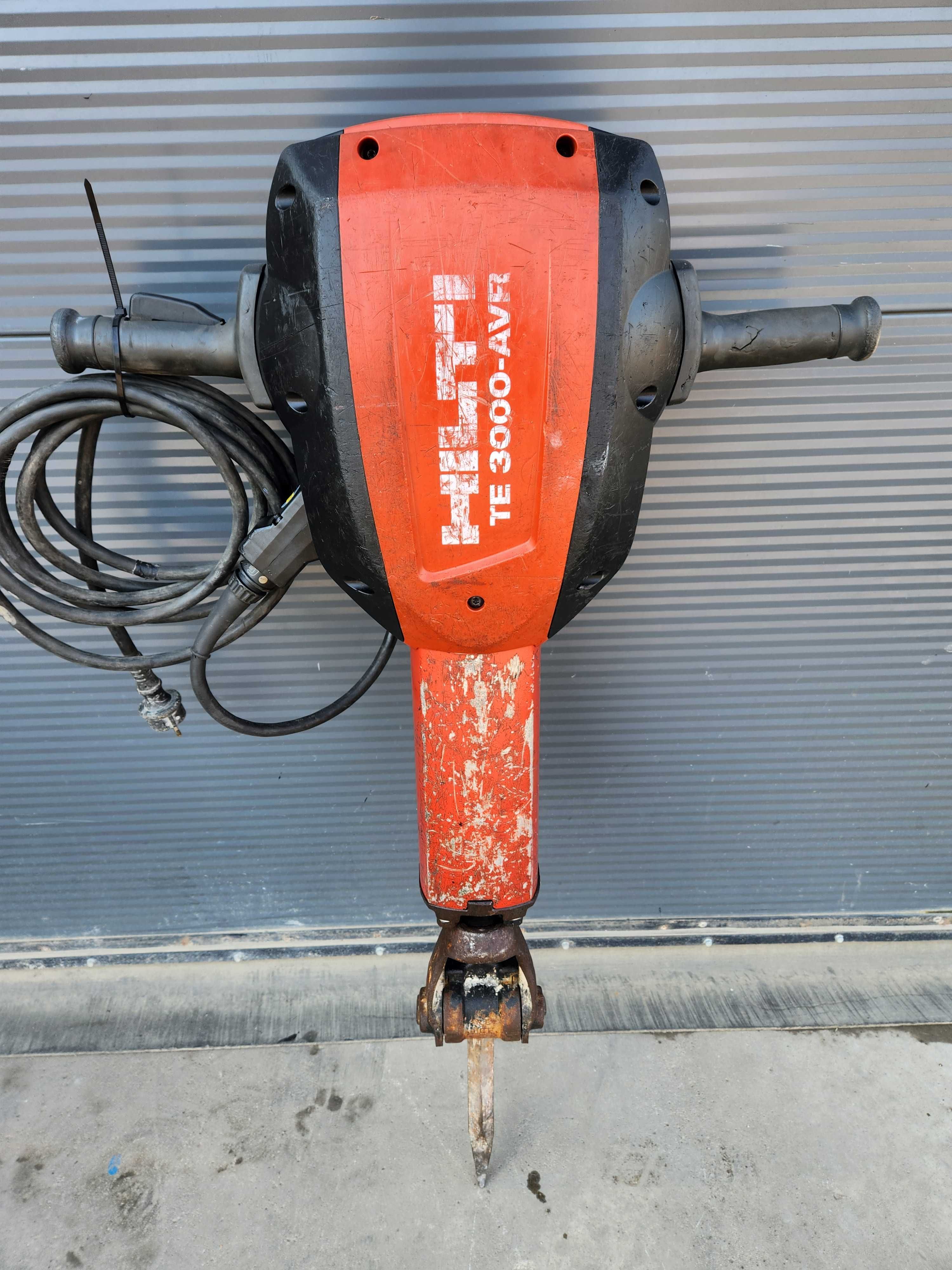 Młot wyburzeniowy HILTI TE 3000 -AVR