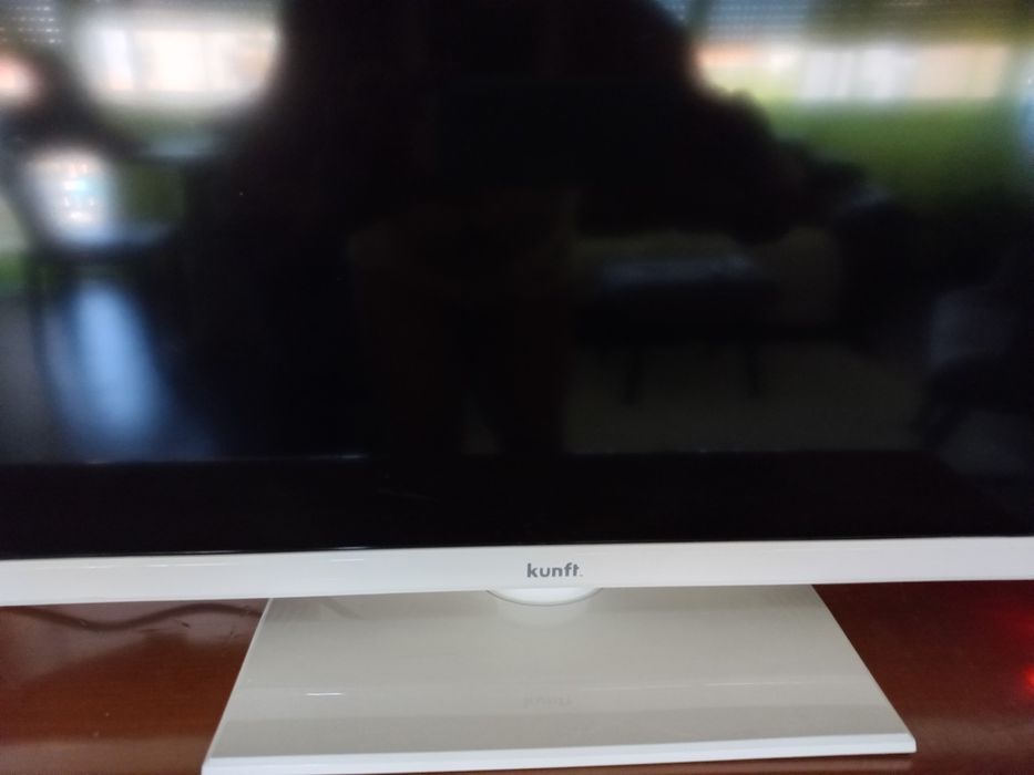 Led tv 24   kung com pouco uso