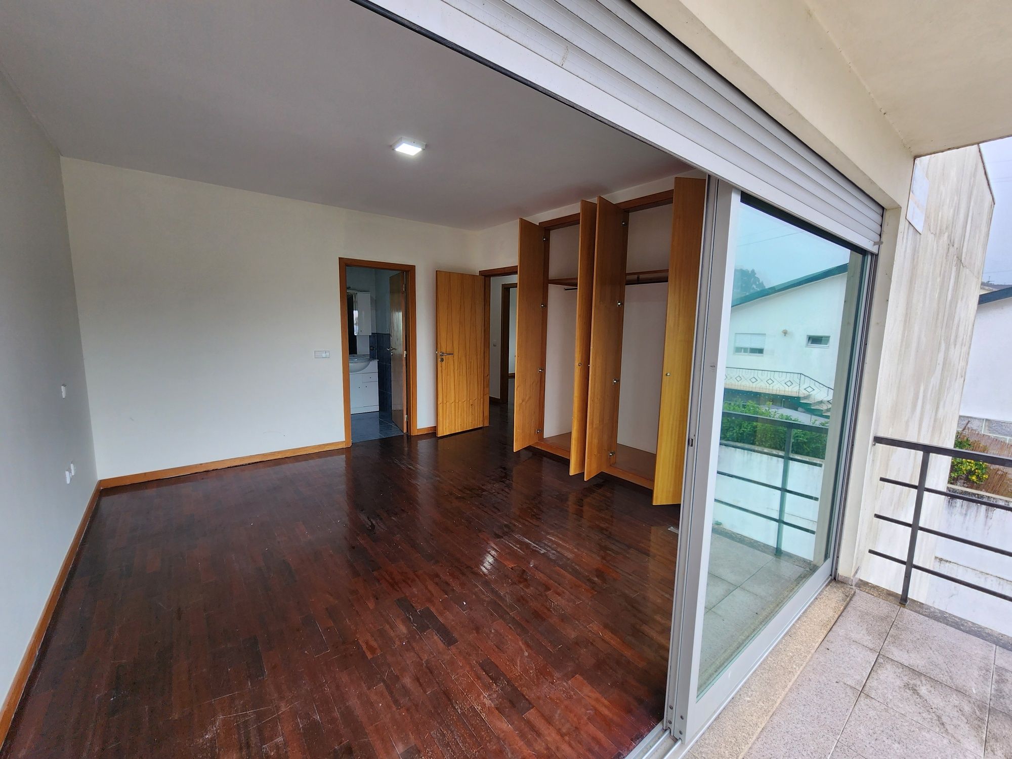 Andar moradia T3 em Guimarães + 2 wc's + Garagem + 2 varandas