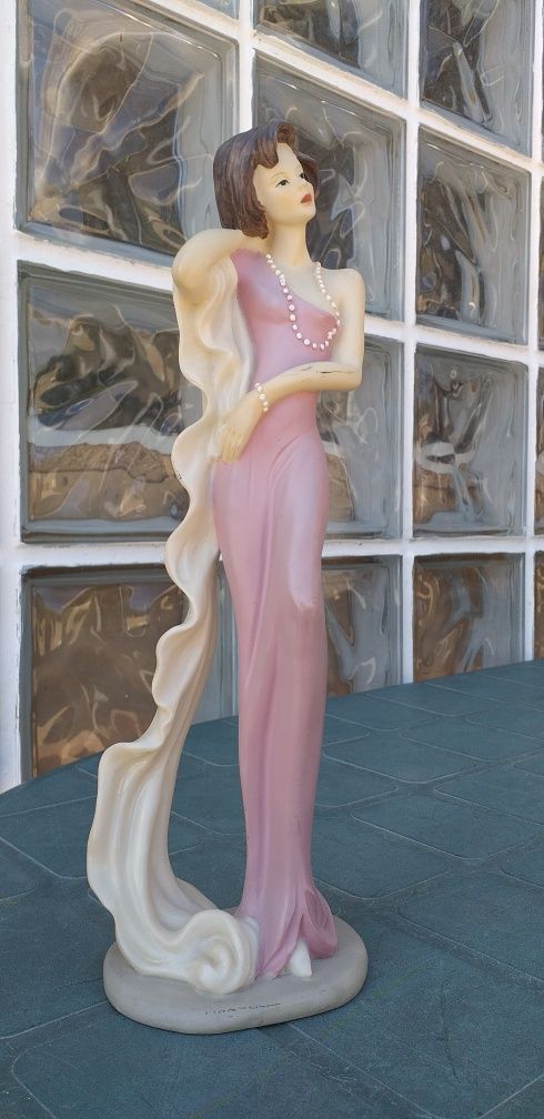Estatueta de porcelana