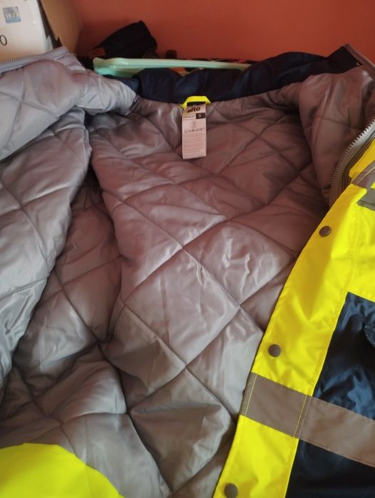 Курточка робоча нова