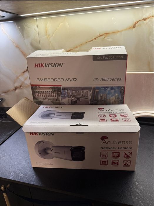 Zestaw monitoringu Hikvision DS-7600 + kamery AcuSense i BCS