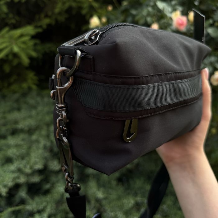 Nike crossbody futura