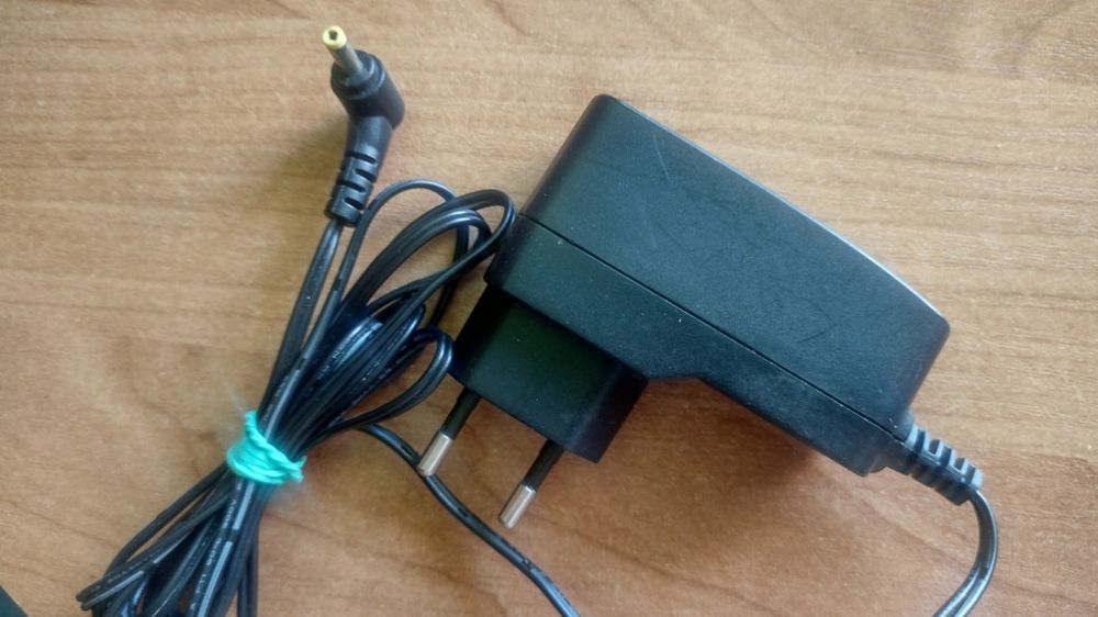 Ładowarka MP4 Sony Adaptor AC E5212