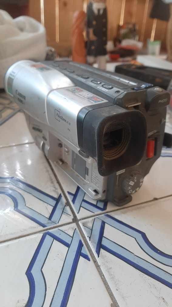 Câmara de filmar antiga para peças