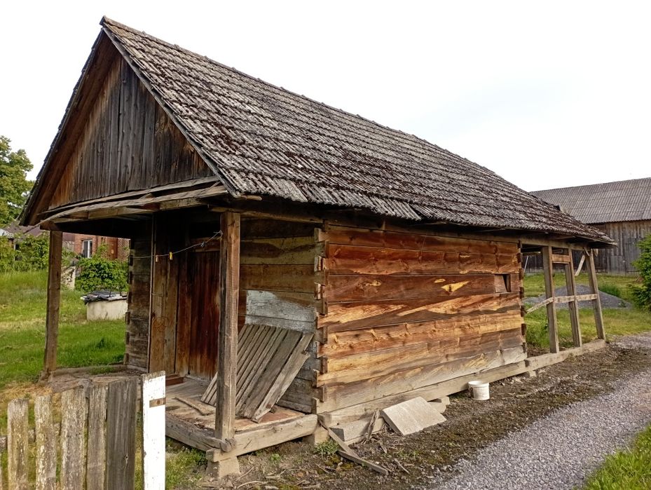 Stary  spichlerz komórka stare drewno bale