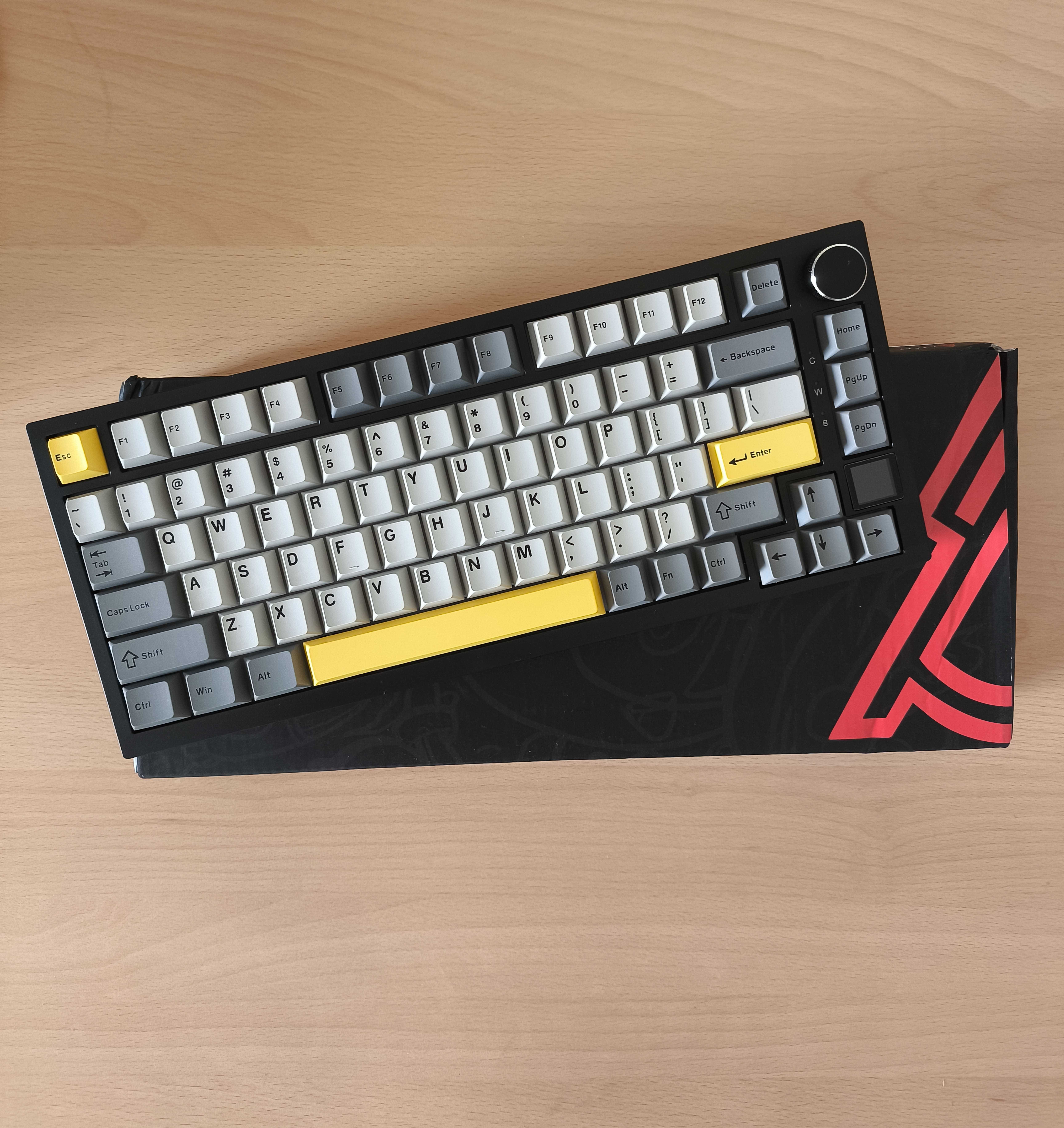 Ajazz Pro 820 PRO - Teclado 75% Mecânico e Wireless