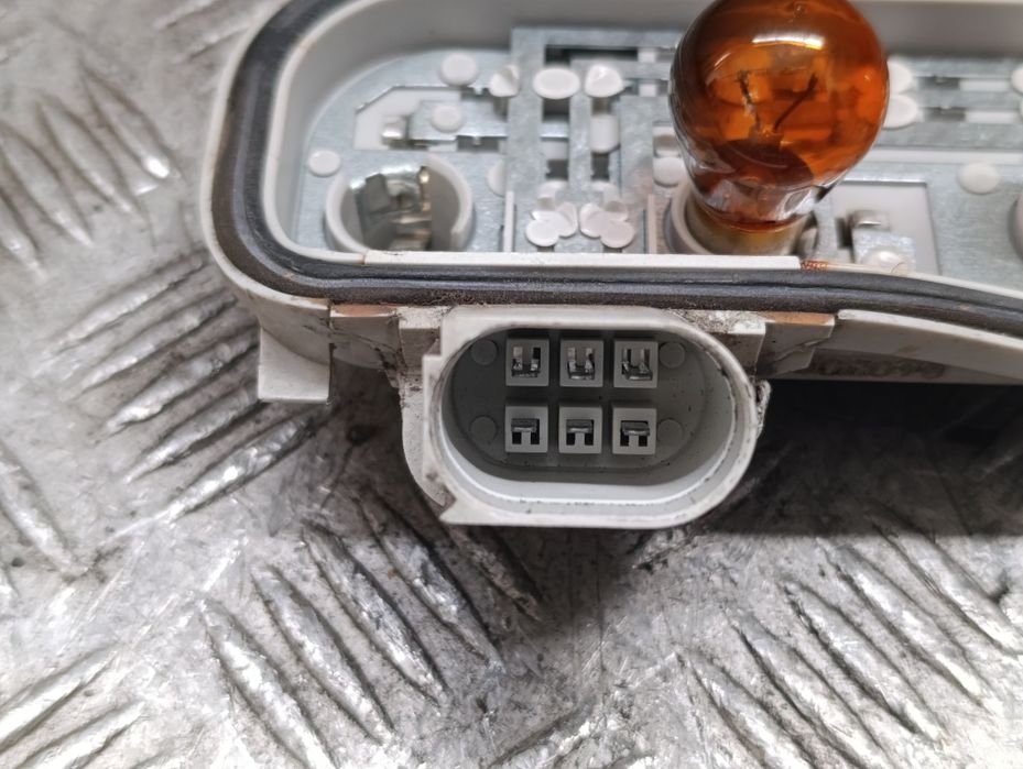 Audi A4 B6 Kombi wkład lampy prawy tył tylny