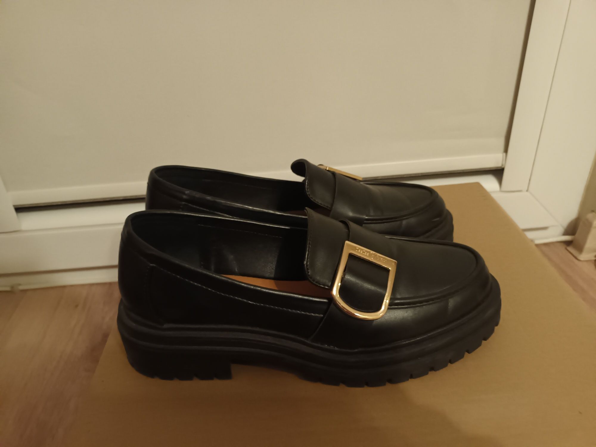 Buty półbuty loafersy DeeZee rozmiar 39