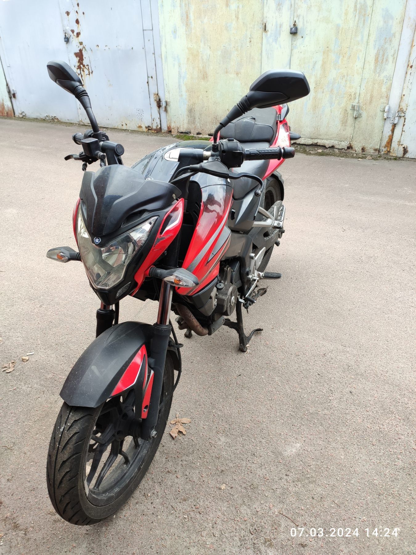 Bajaj pulsar ns 200