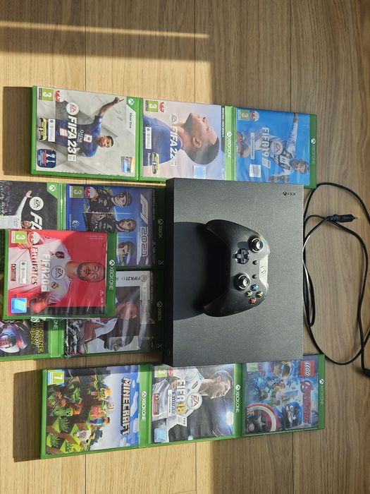 Xbox One X 1 TB z 1 padem