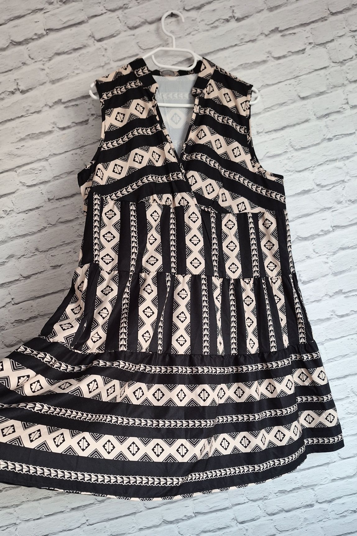 Asos fajna letnia sukienka rozm44