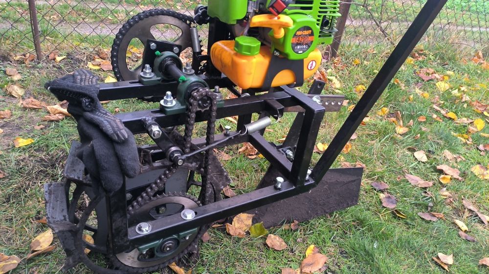 Мото підгортач . Мото окучник . Мотопідгортач . Окучник .